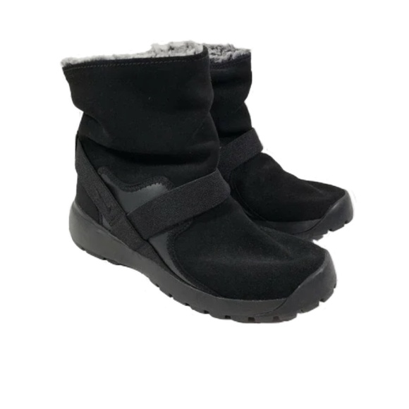 Nike Golkana Triple Black Suede Faux Fur Winter Boot / Bootie, Sz 7.5 - Picture 3 of 13